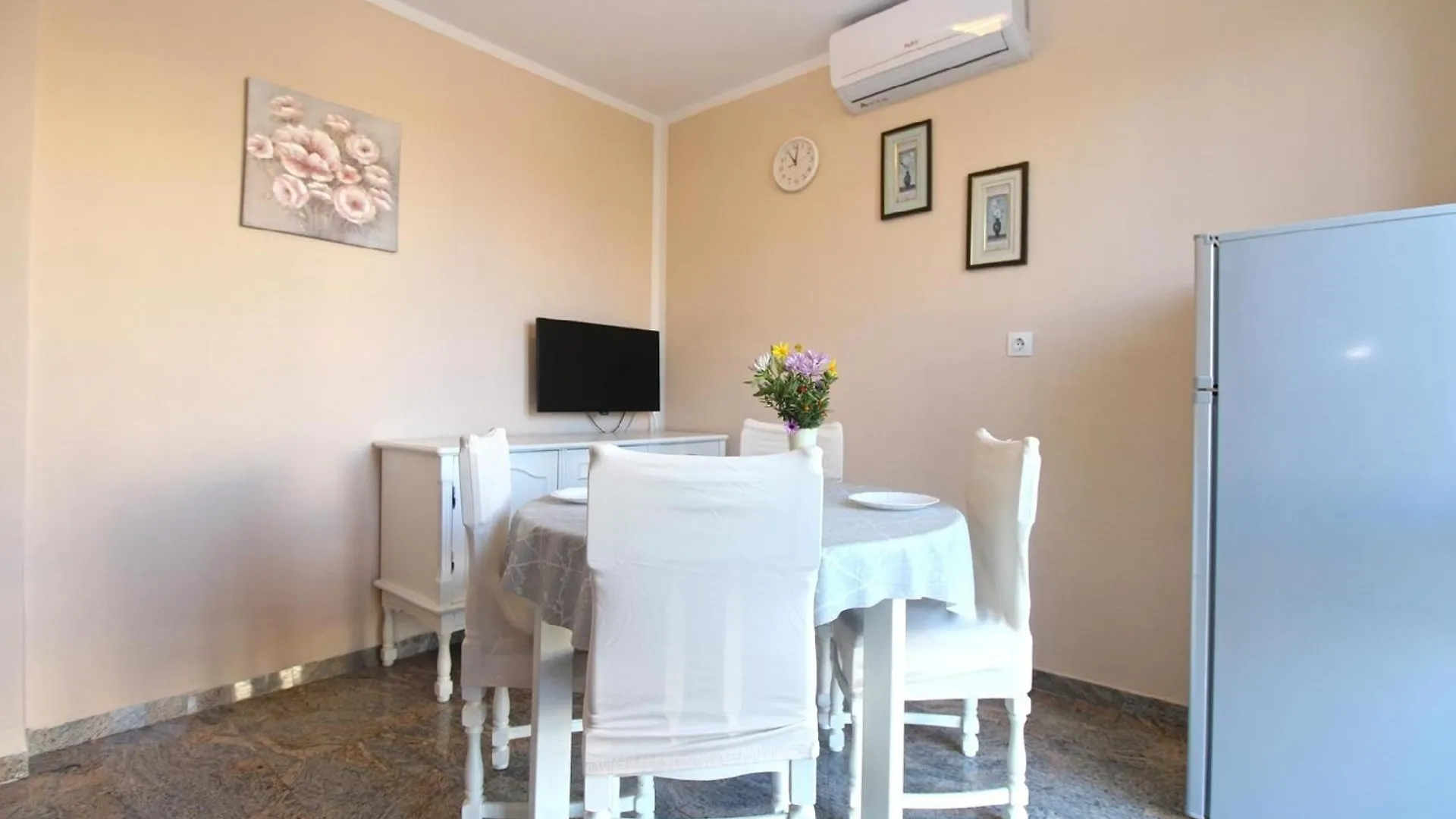 Apartment Ferienwohnung Fuer 4 Personen Ca 48 Qm In Fazana, Istrien Istrische Riviera