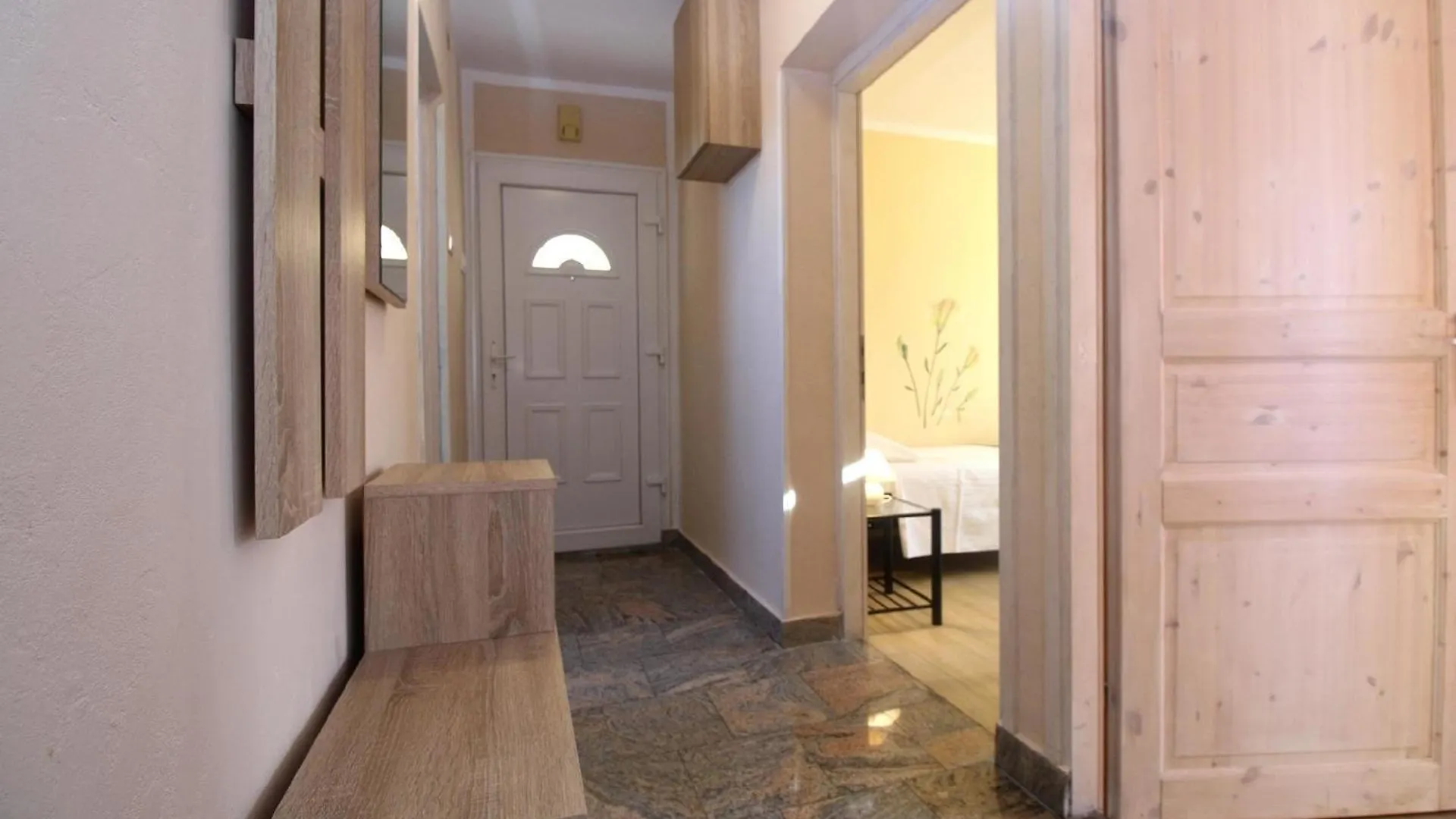 Ferienwohnung Fuer 4 Personen Ca 48 Qm In Fazana, Istrien Istrische Riviera 0*, Fazana