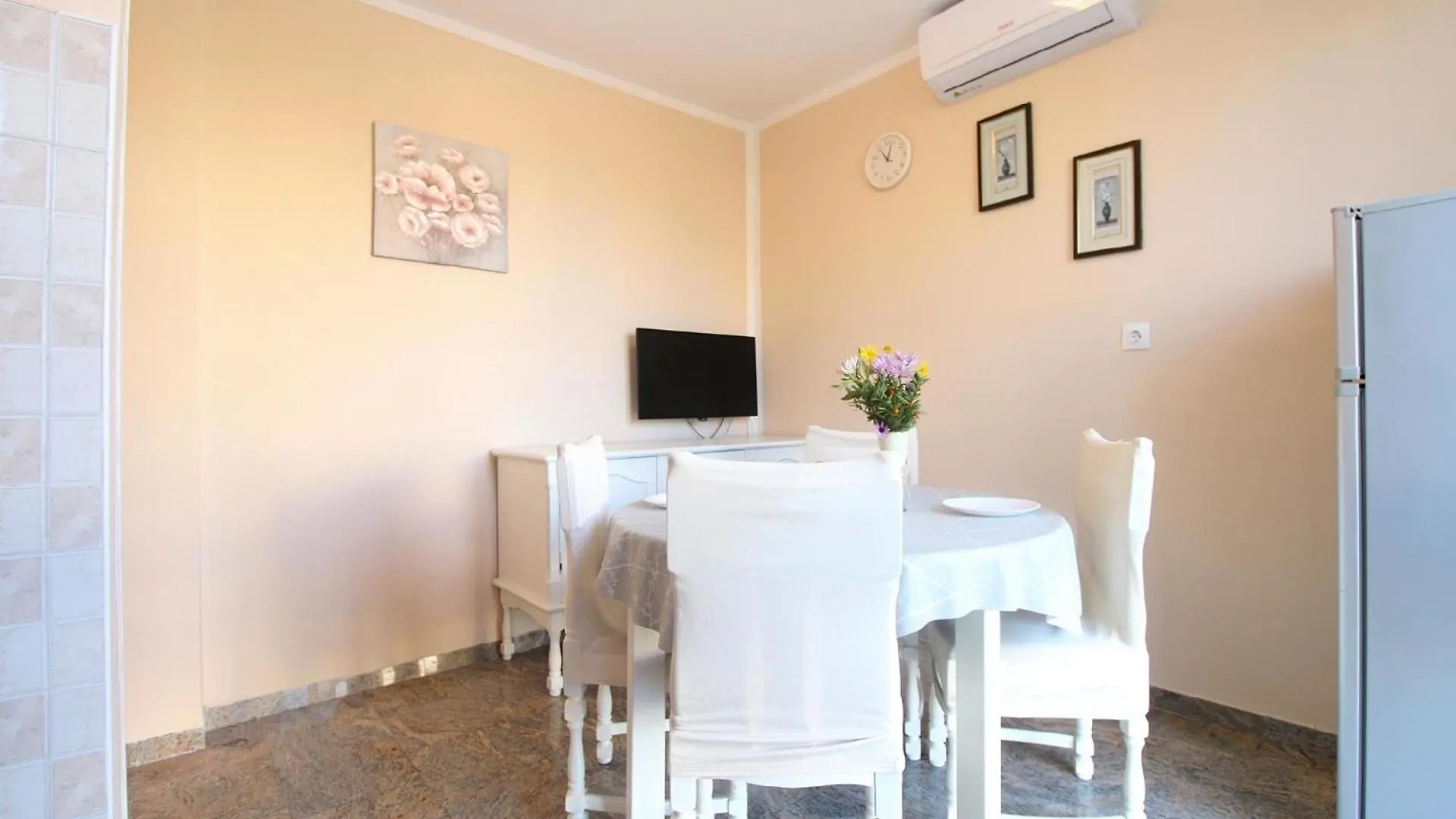 Ferienwohnung Fuer 4 Personen Ca 48 Qm In Fazana, Istrien Istrische Riviera Apartment Fazana